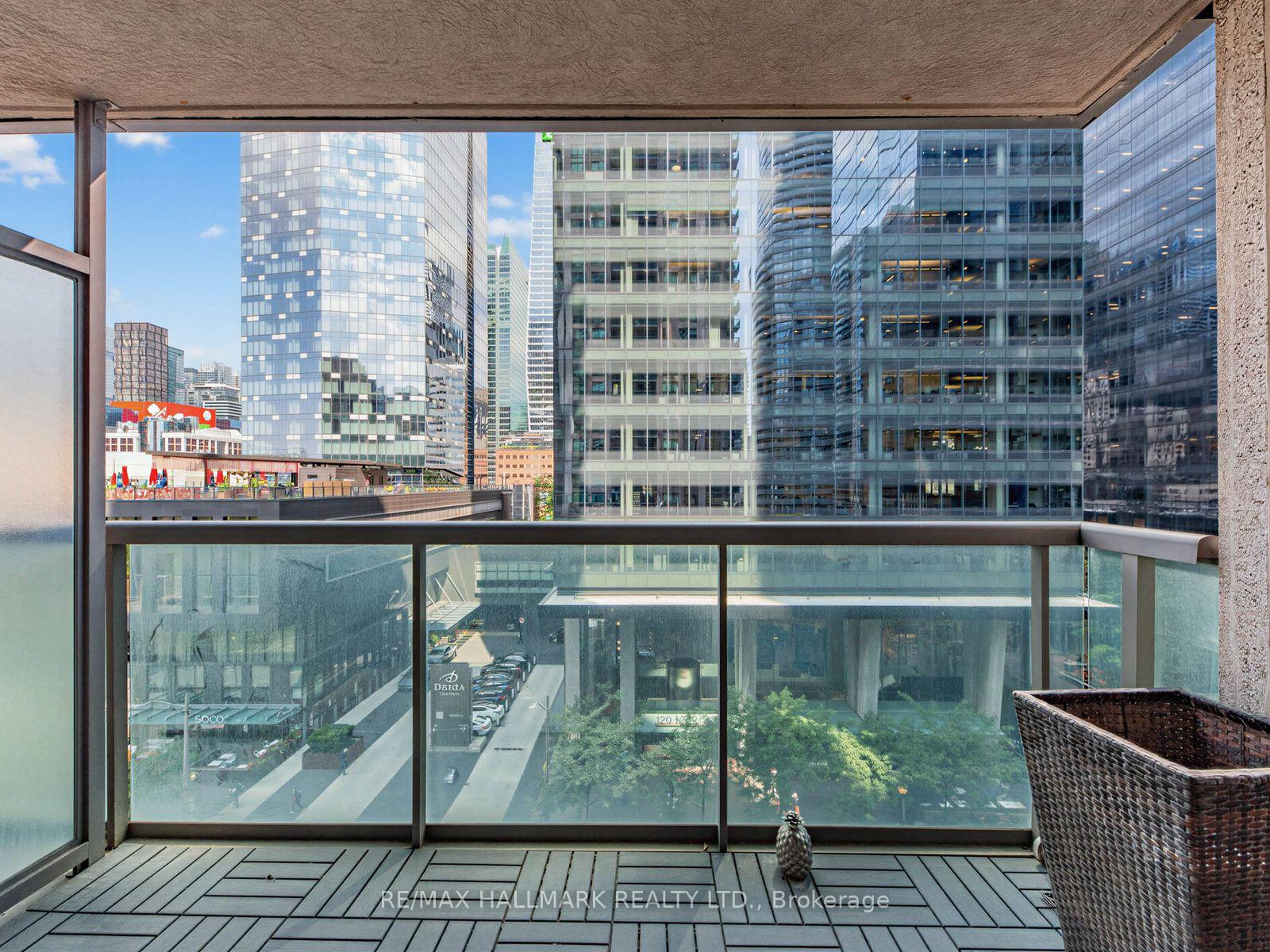 Photo 29 of Unit 805, 30 Grand Trunk Crescent, Toronto, Waterfront Communities — HOMEH