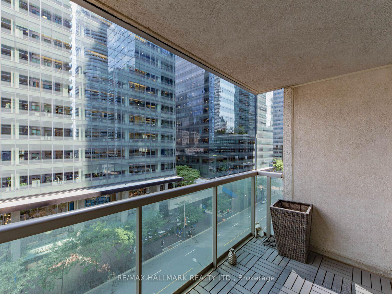 Photo 30 of Unit 805, 30 Grand Trunk Crescent, Toronto, Waterfront Communities — HOMEH