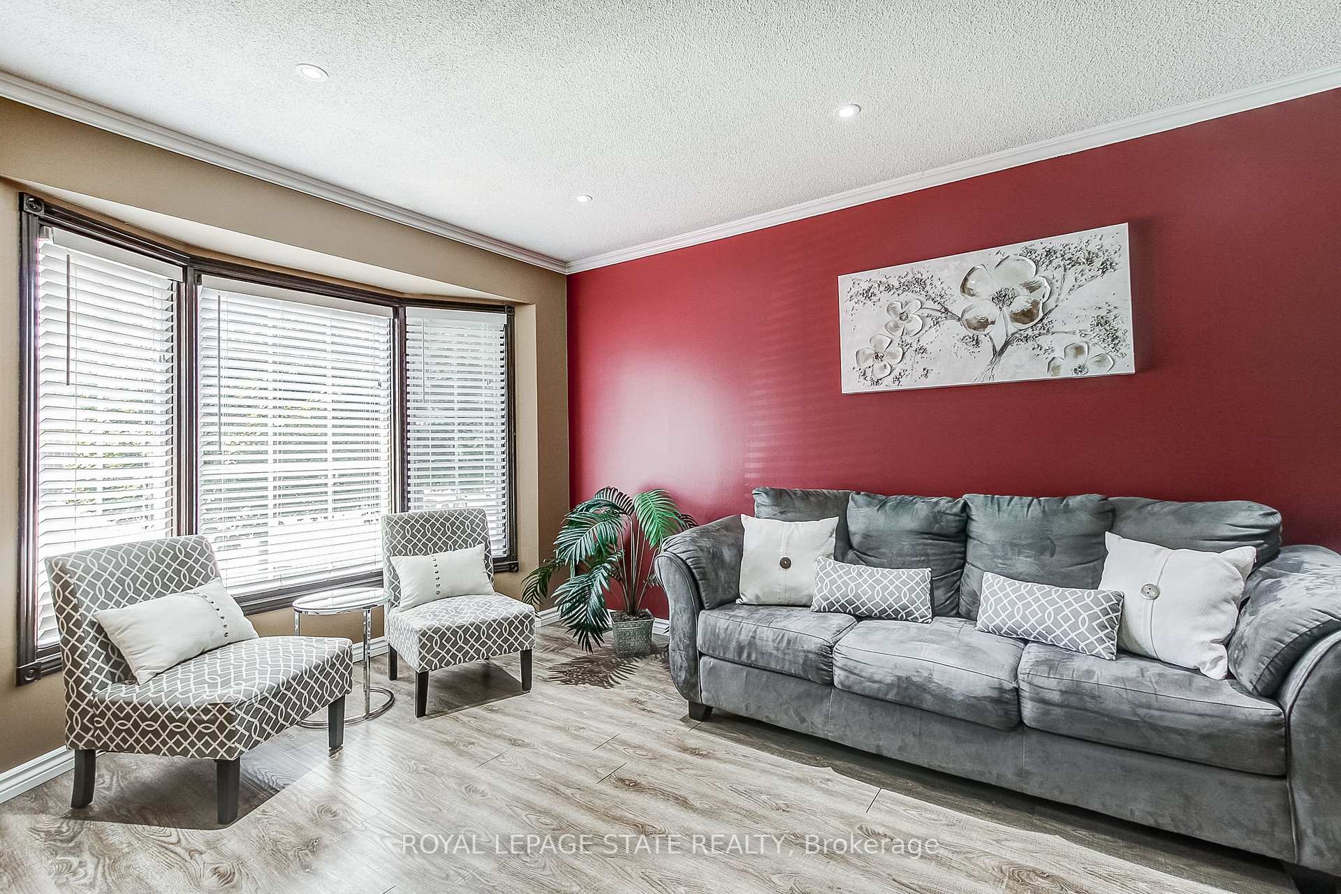 Photo 4 of 357 Acadia Drive, Hamilton, Butler — HOMEH