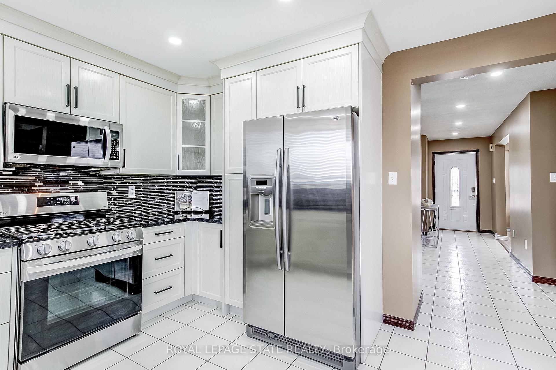Photo 10 of 357 Acadia Drive, Hamilton, Butler — HOMEH