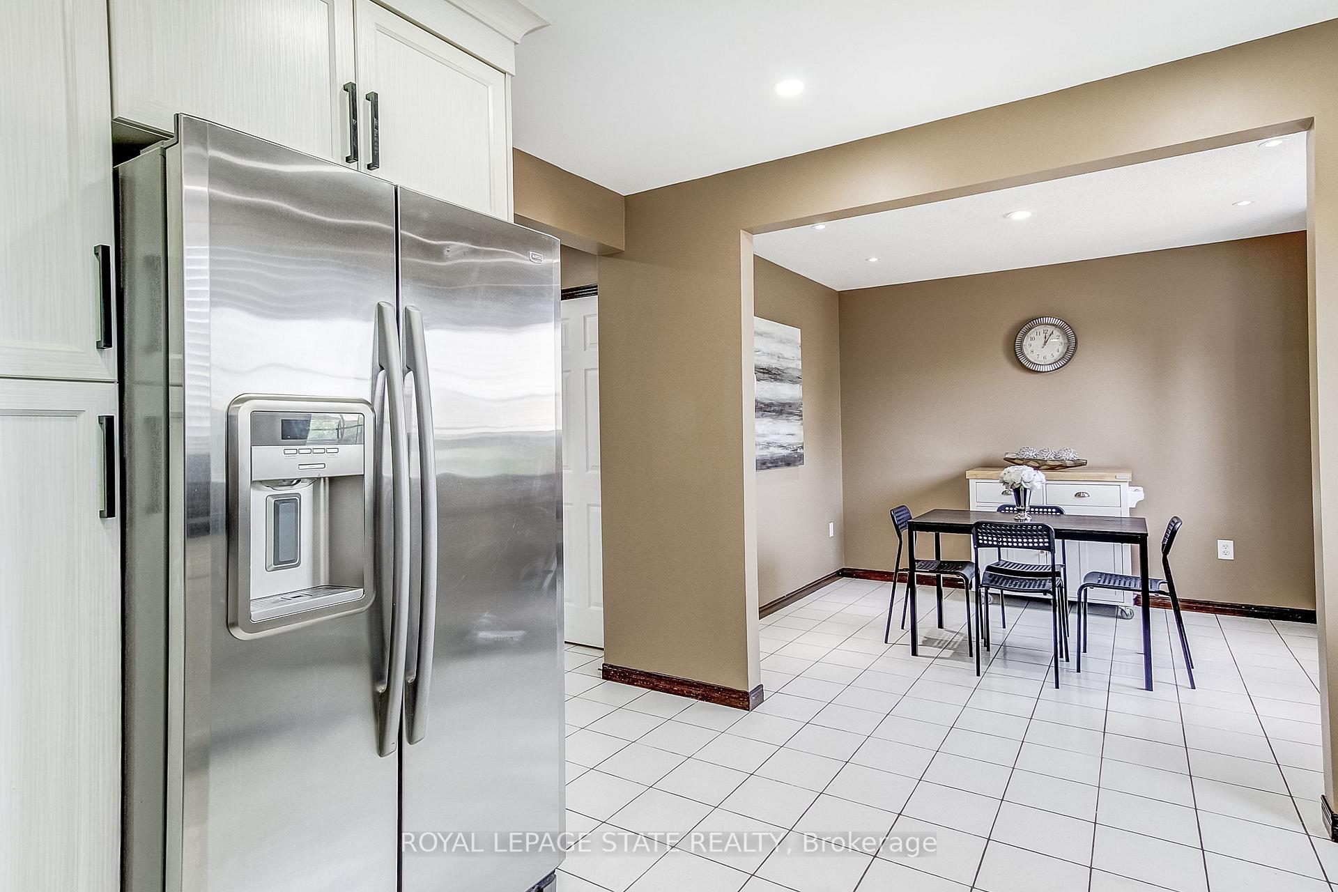 Photo 11 of 357 Acadia Drive, Hamilton, Butler — HOMEH