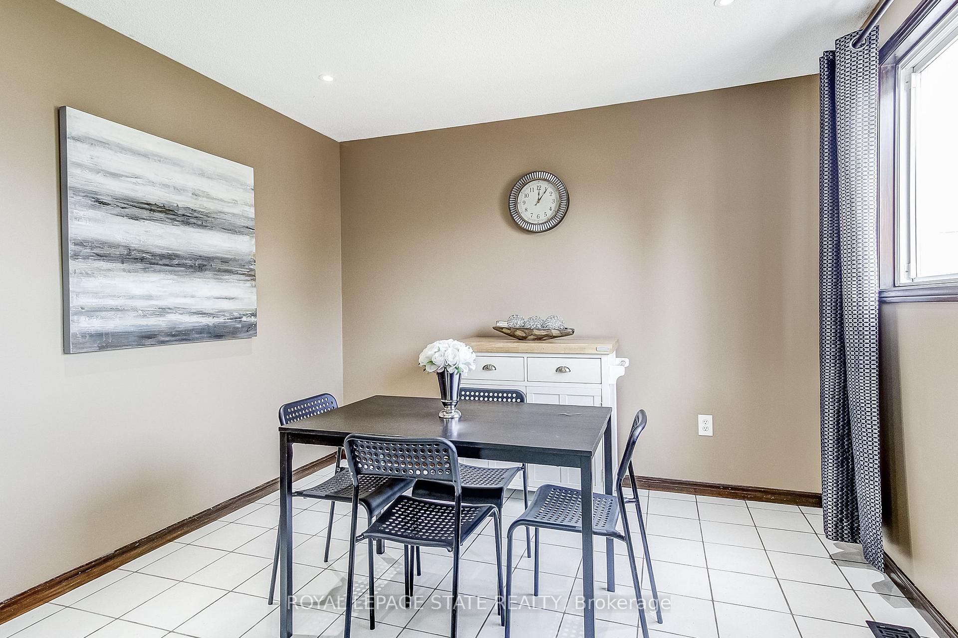 Photo 12 of 357 Acadia Drive, Hamilton, Butler — HOMEH