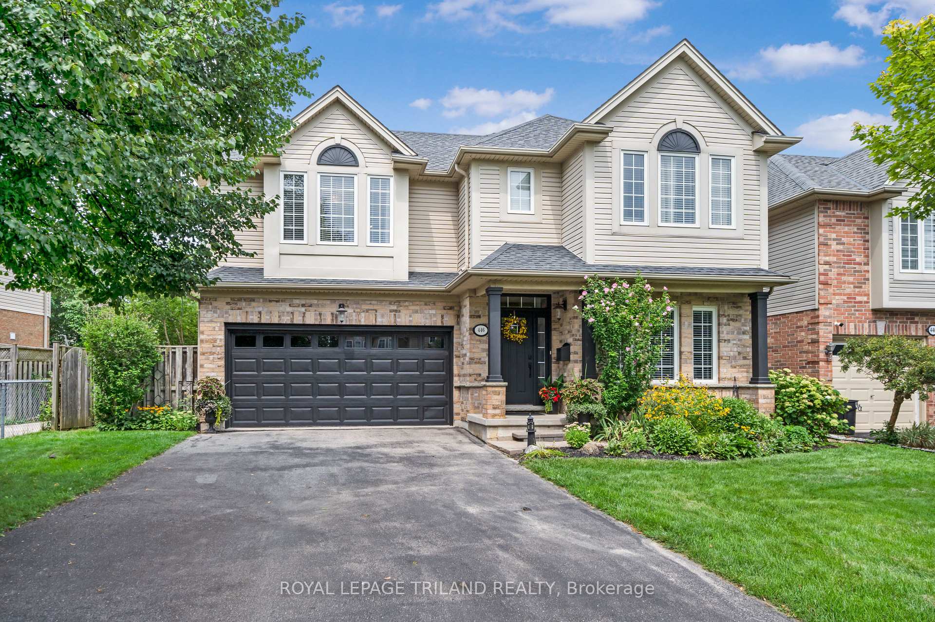 Front of 446 South Leaksdale Circle