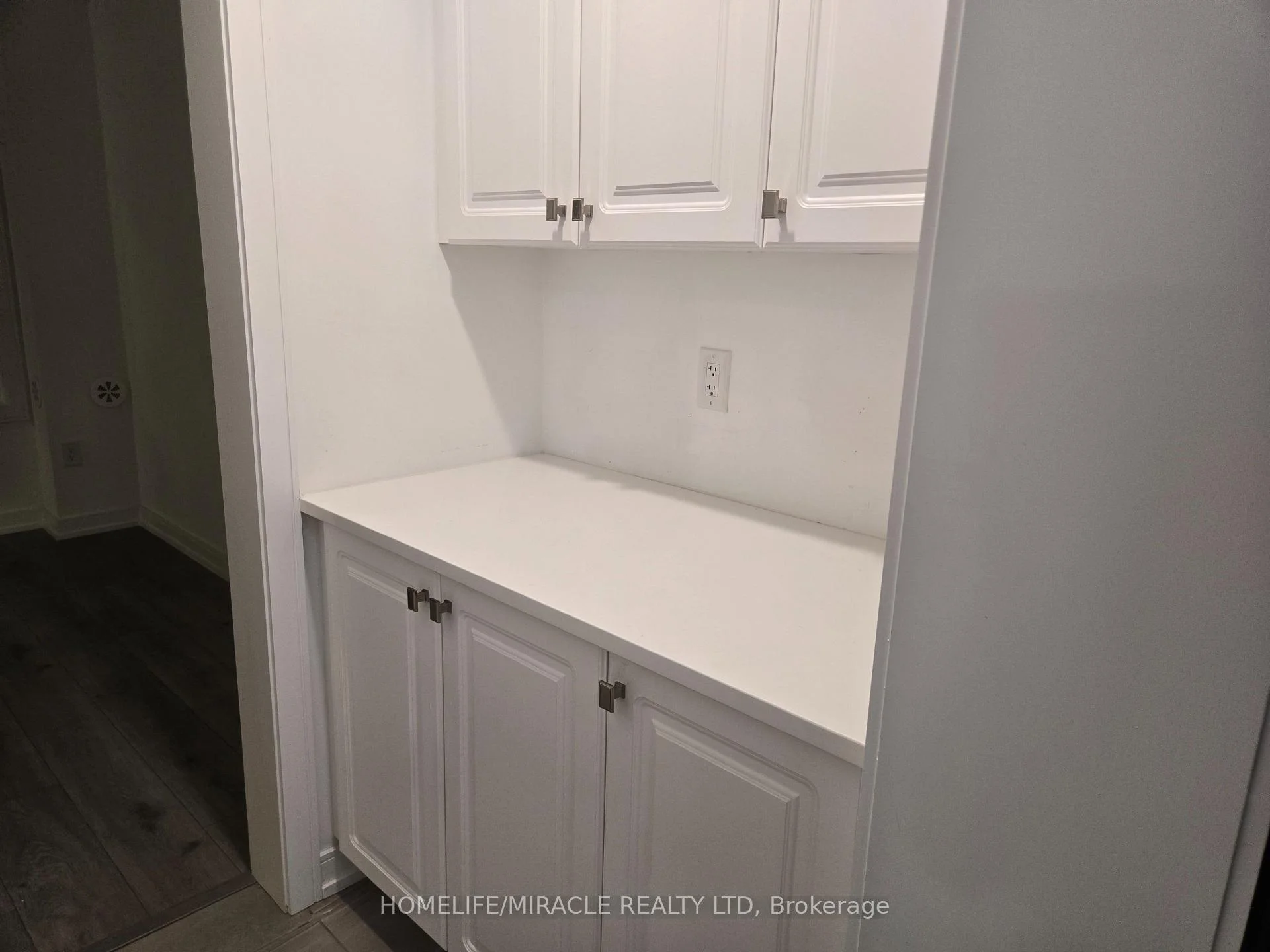 Photo 13 of 52 Blue Forest Crescent, Barrie, Innis-Shore — HOMEH