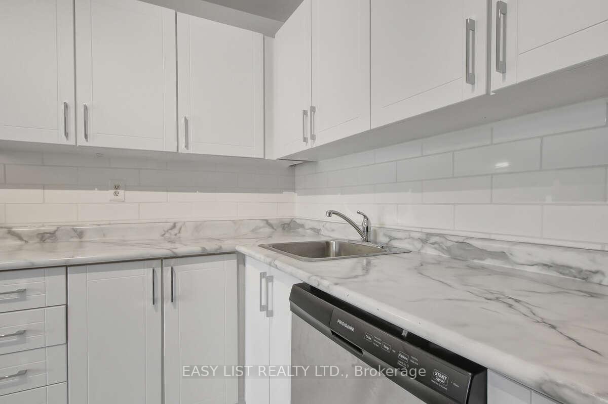 Photo 3 of Unit A, 6530 Glen Erin Drive, Mississauga, Meadowvale — HOMEH