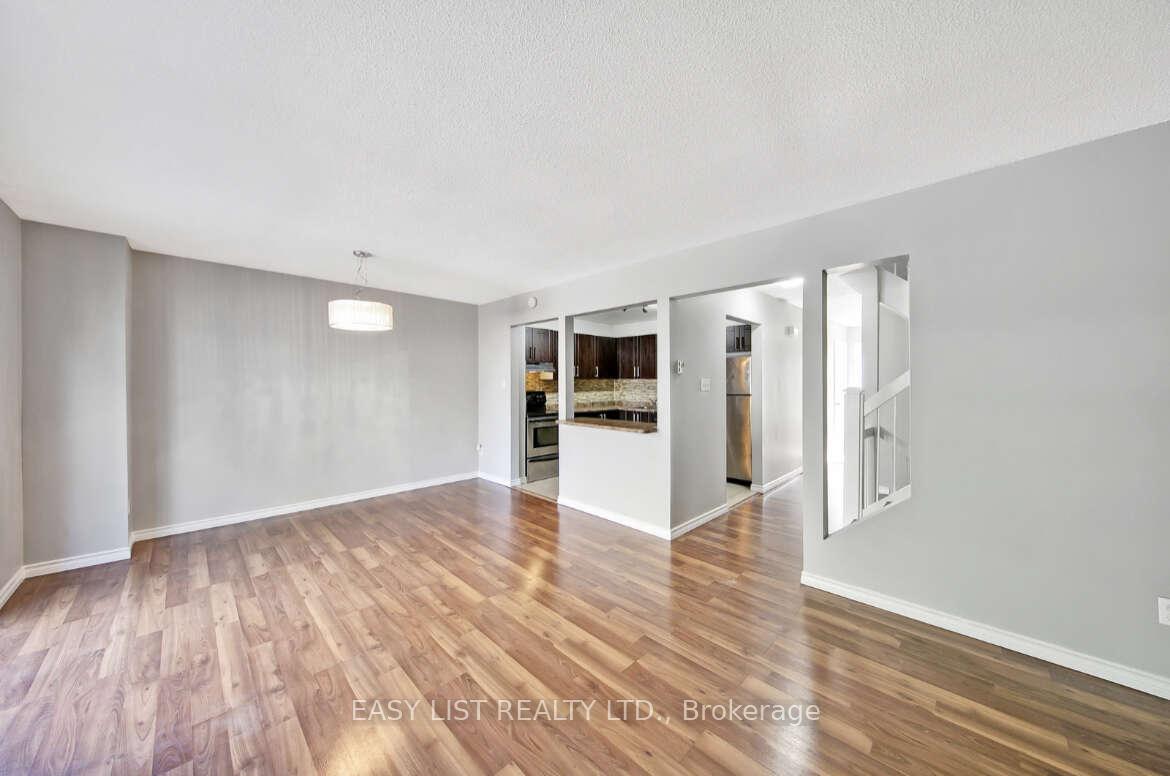 Photo 7 of Unit A, 6530 Glen Erin Drive, Mississauga, Meadowvale — HOMEH
