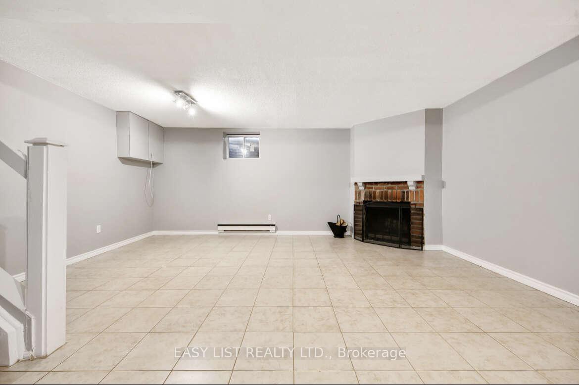 Photo 9 of Unit A, 6530 Glen Erin Drive, Mississauga, Meadowvale — HOMEH