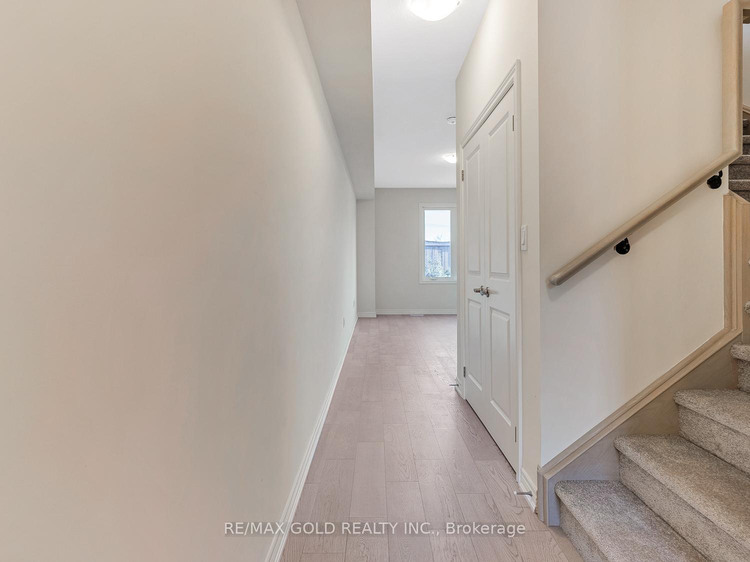 Photo 6 of 93 Pinot Crescent, Hamilton, Stoney Creek — HOMEH
