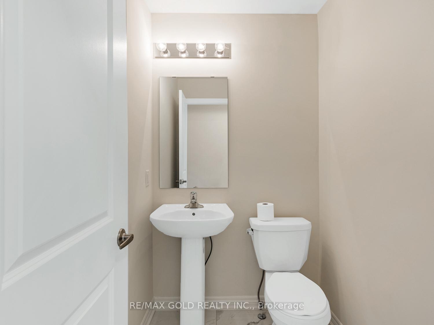 Photo 7 of 93 Pinot Crescent, Hamilton, Stoney Creek — HOMEH