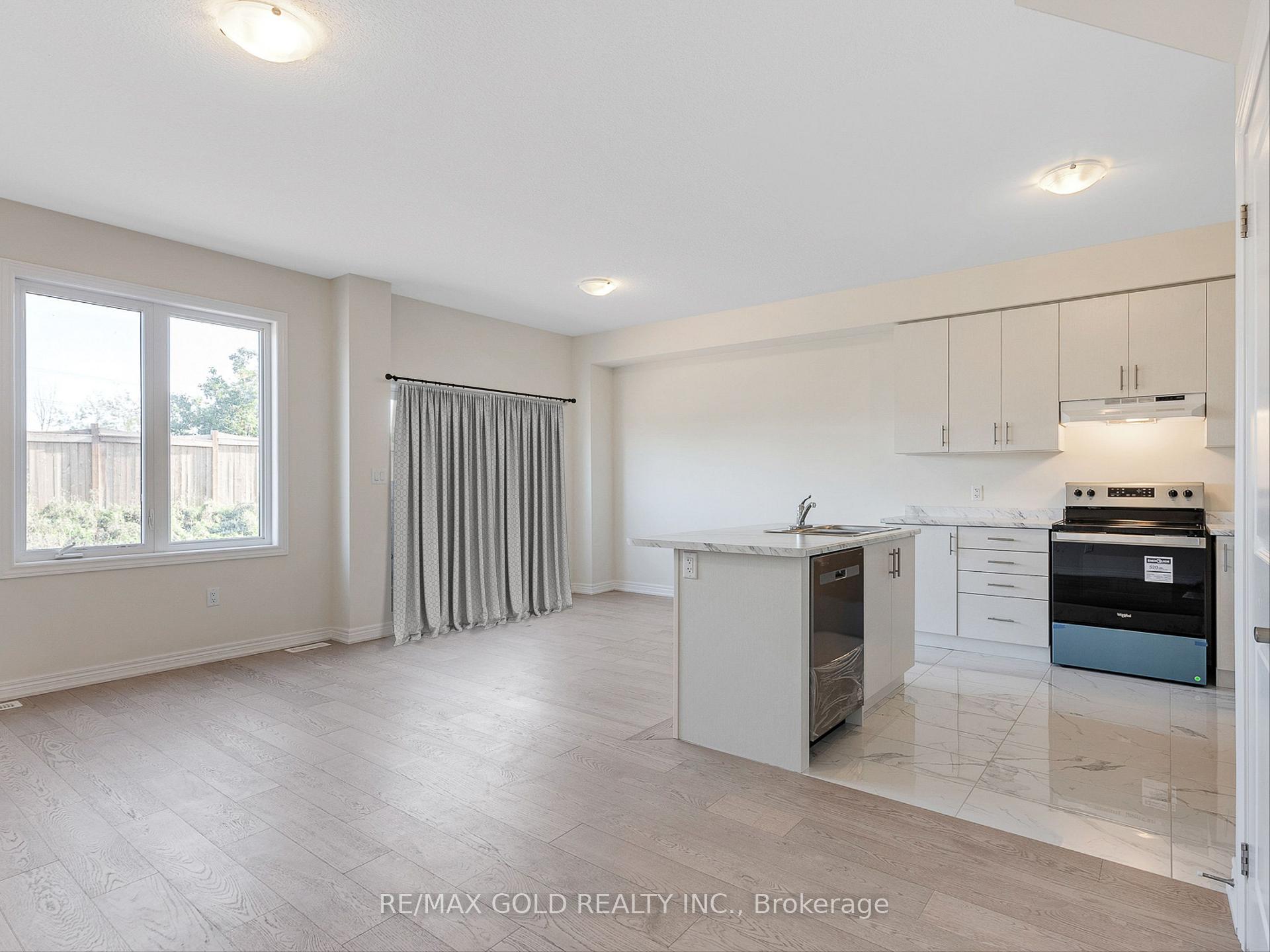 Photo 14 of 93 Pinot Crescent, Hamilton, Stoney Creek — HOMEH