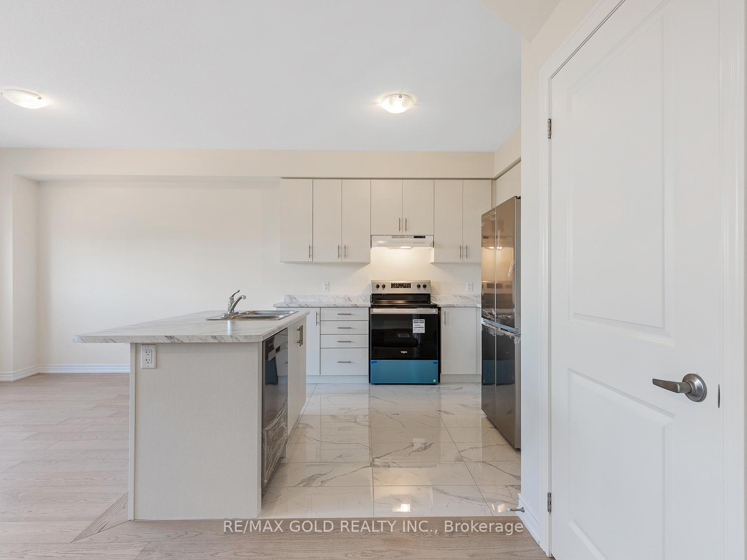 Photo 15 of 93 Pinot Crescent, Hamilton, Stoney Creek — HOMEH
