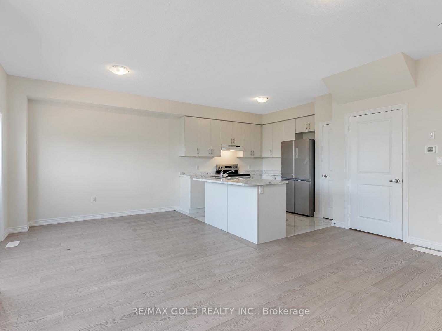 Photo 20 of 93 Pinot Crescent, Hamilton, Stoney Creek — HOMEH