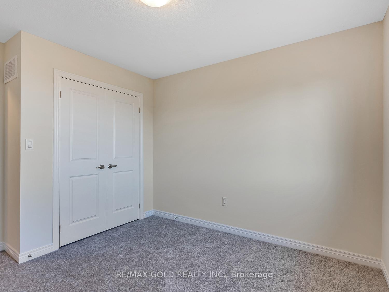 Photo 24 of 93 Pinot Crescent, Hamilton, Stoney Creek — HOMEH