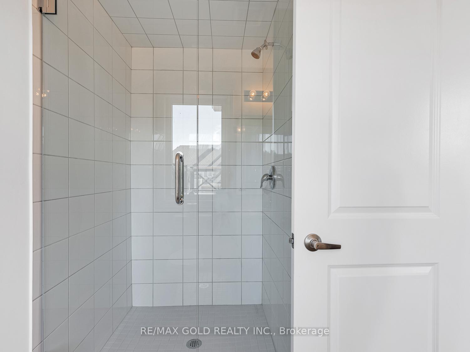 Photo 32 of 93 Pinot Crescent, Hamilton, Stoney Creek — HOMEH