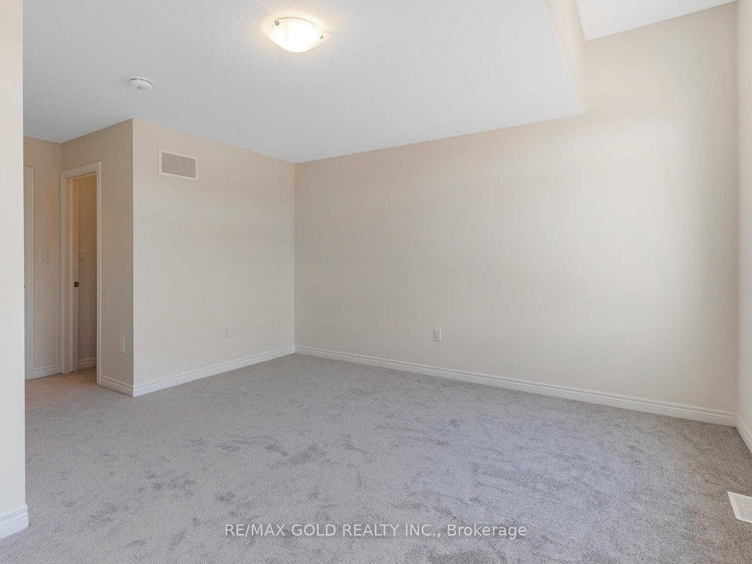 Photo 35 of 93 Pinot Crescent, Hamilton, Stoney Creek — HOMEH
