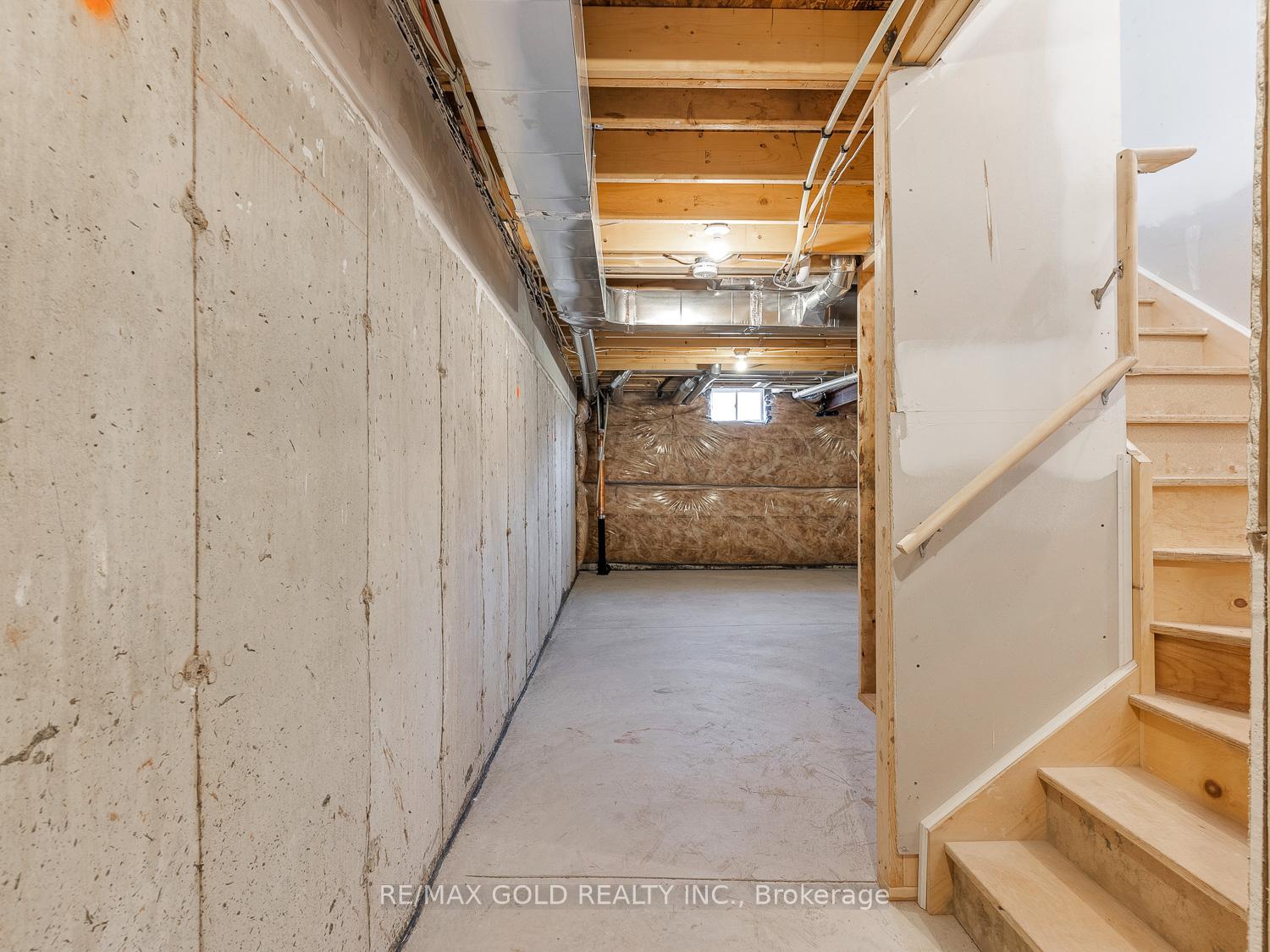 Photo 37 of 93 Pinot Crescent, Hamilton, Stoney Creek — HOMEH