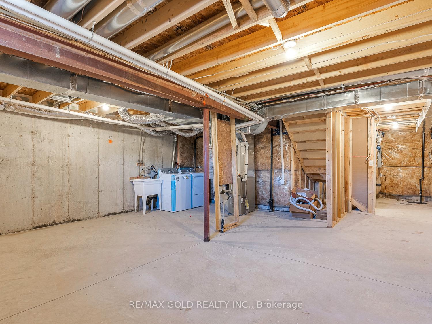 Photo 38 of 93 Pinot Crescent, Hamilton, Stoney Creek — HOMEH