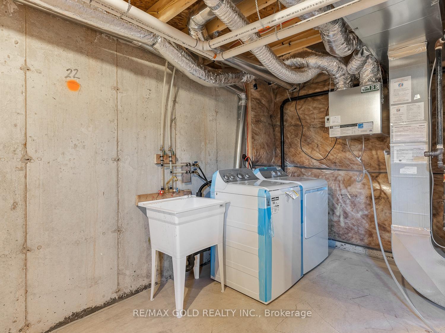 Photo 39 of 93 Pinot Crescent, Hamilton, Stoney Creek — HOMEH