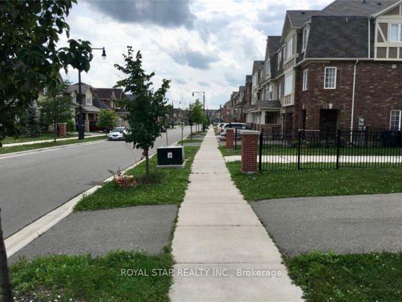 Photo 14 of 28 Donomore Drive, Brampton, Northwest Brampton — HOMEH
