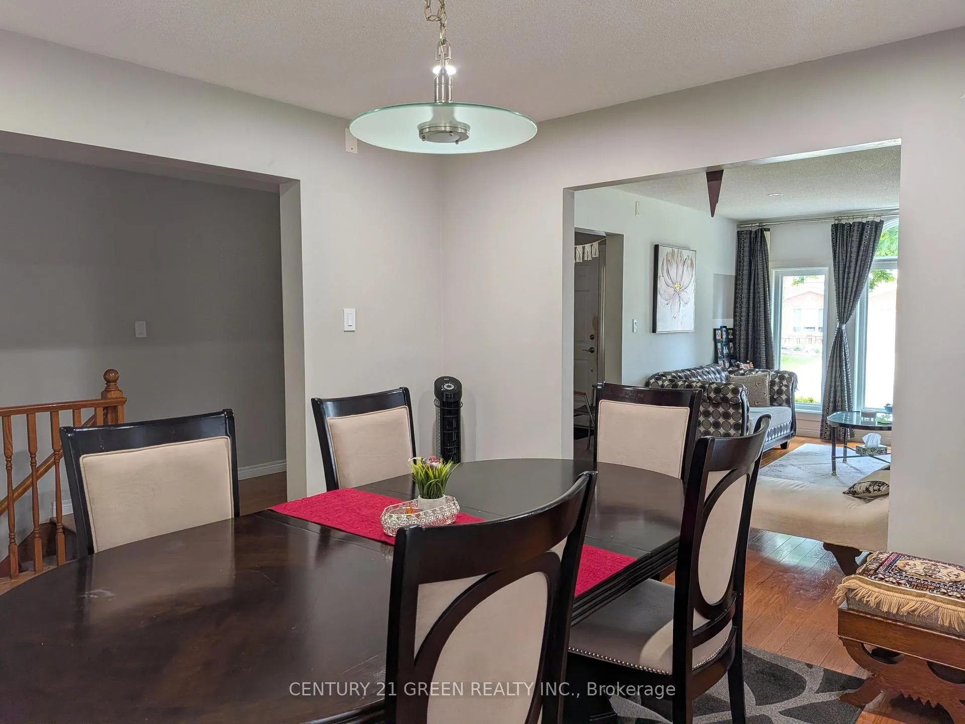 Photo 4 of Unit Upper, 45 Caswell Drive, Hamilton, Gurnett — HOMEH