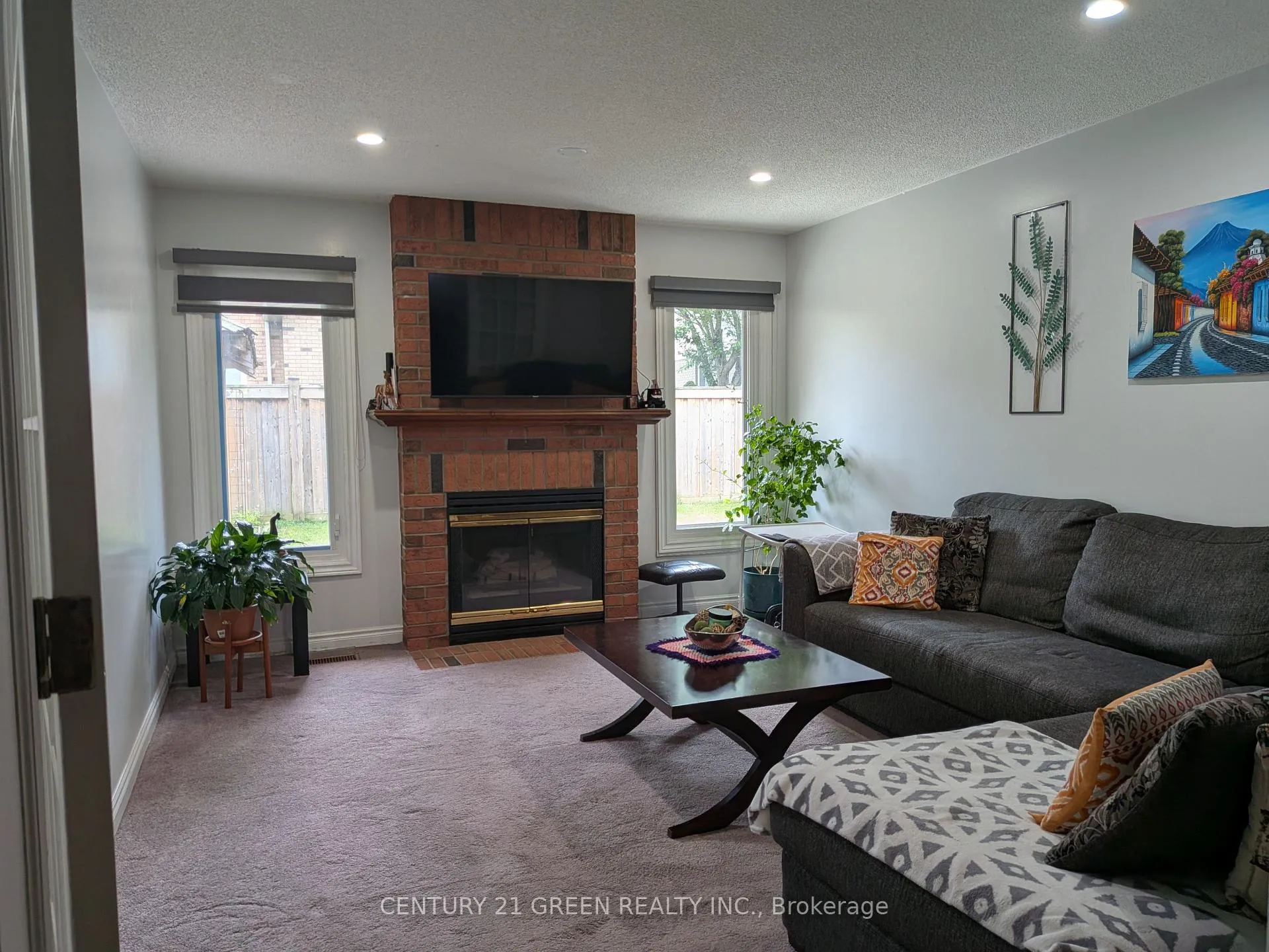 Photo 6 of Unit Upper, 45 Caswell Drive, Hamilton, Gurnett — HOMEH