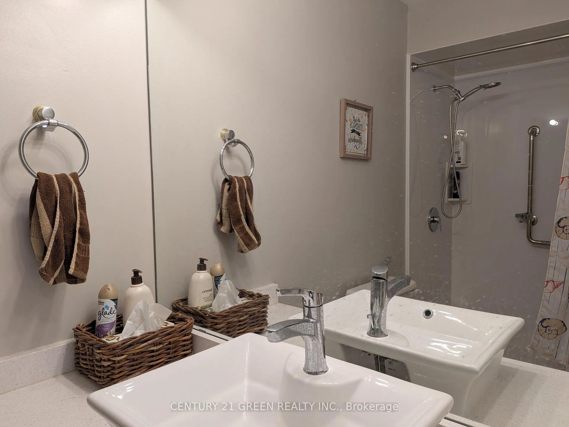 Photo 14 of Unit Upper, 45 Caswell Drive, Hamilton, Gurnett — HOMEH