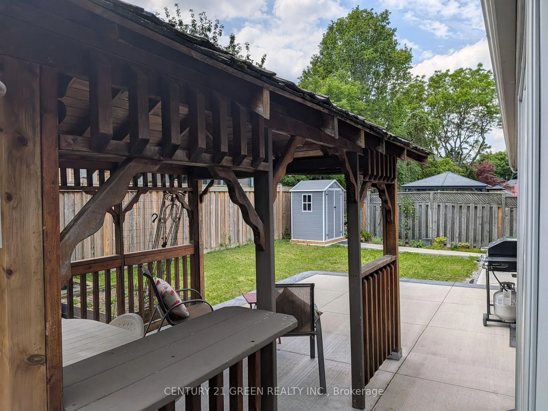 Photo 16 of Unit Upper, 45 Caswell Drive, Hamilton, Gurnett — HOMEH
