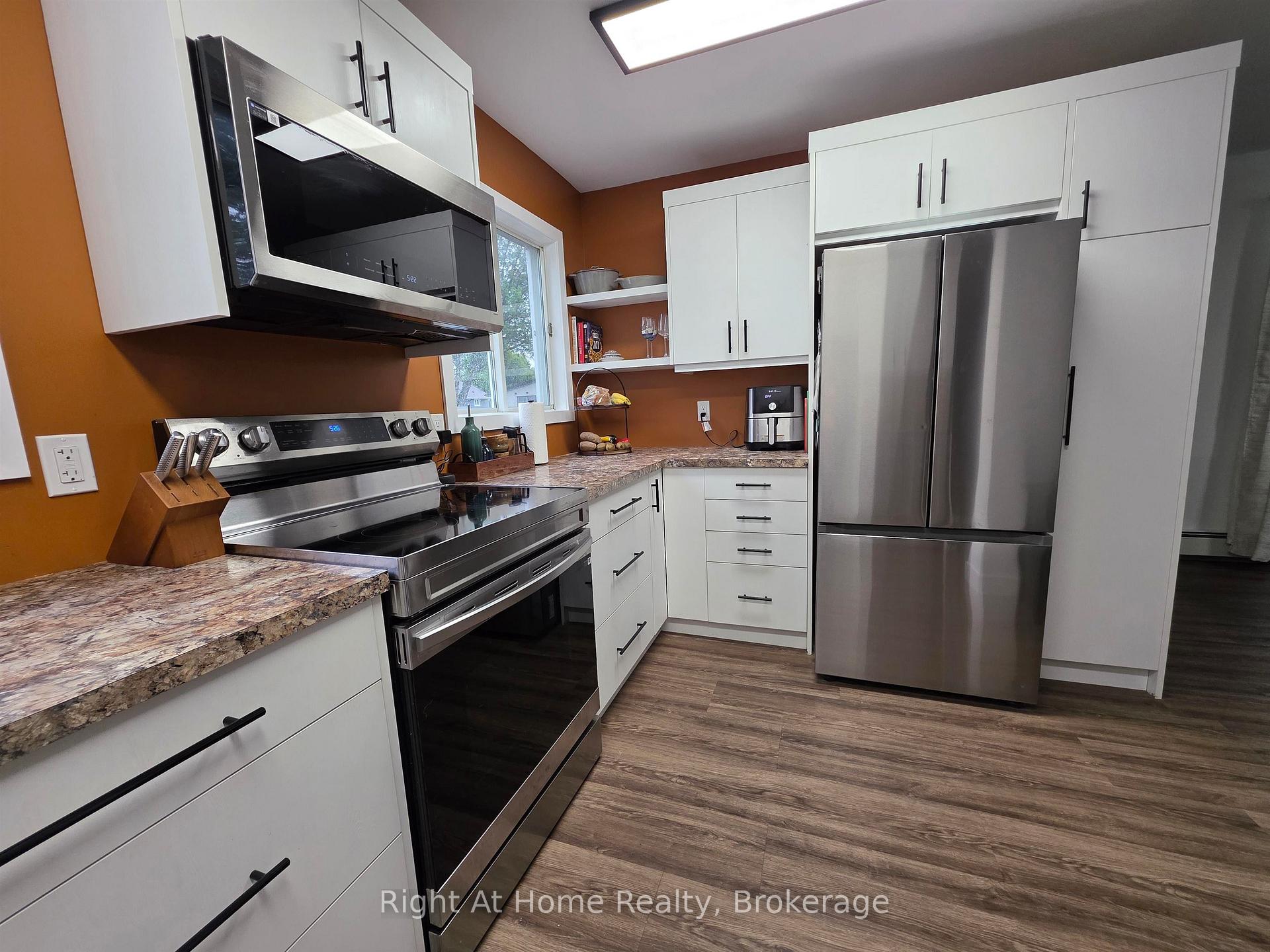 Photo 7 of 134 Kenogami Avenue S, Thunder Bay, West End — HOMEH