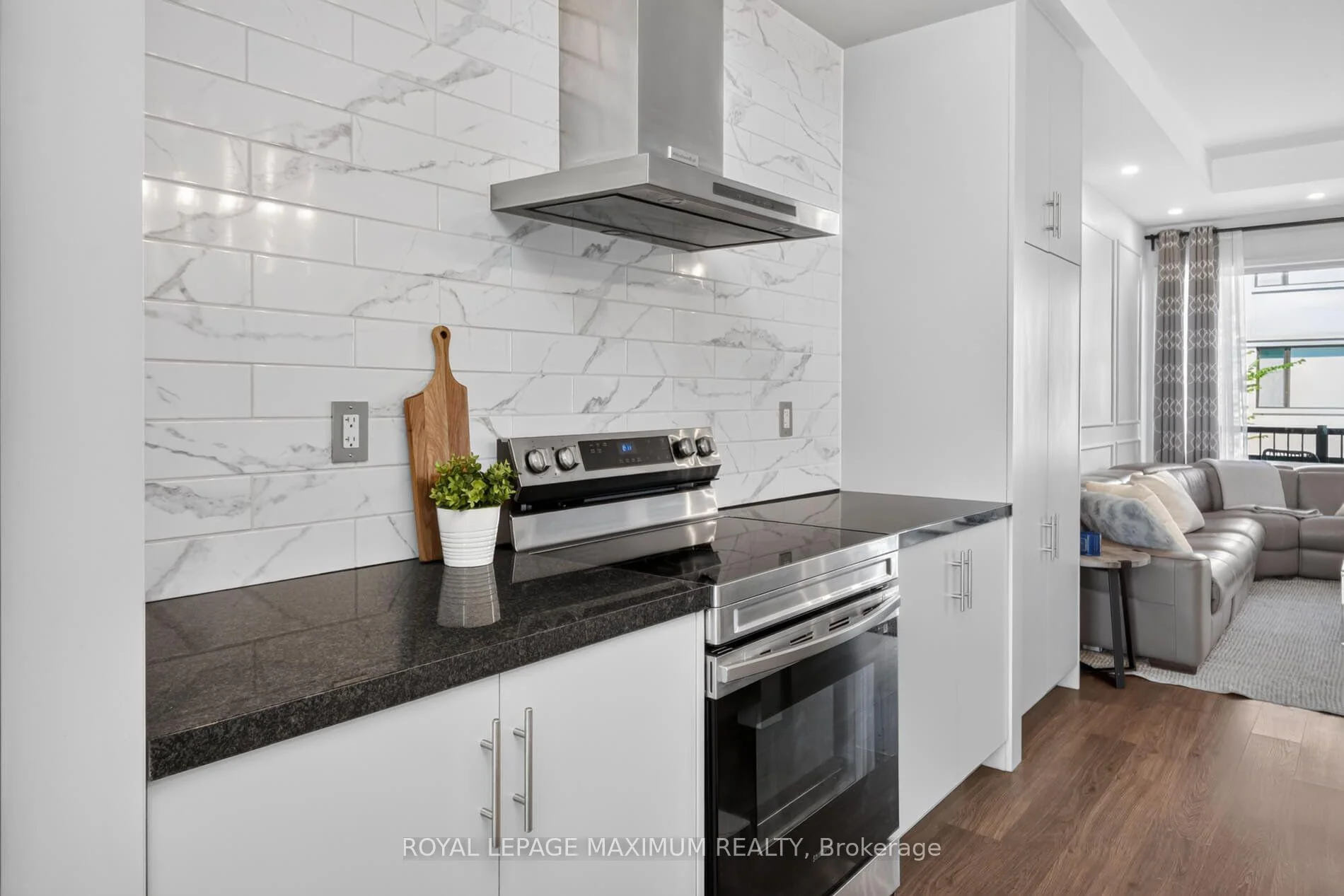 Photo 18 of 50 Allegranza Avenue, Vaughan, Vellore Village — HOMEH