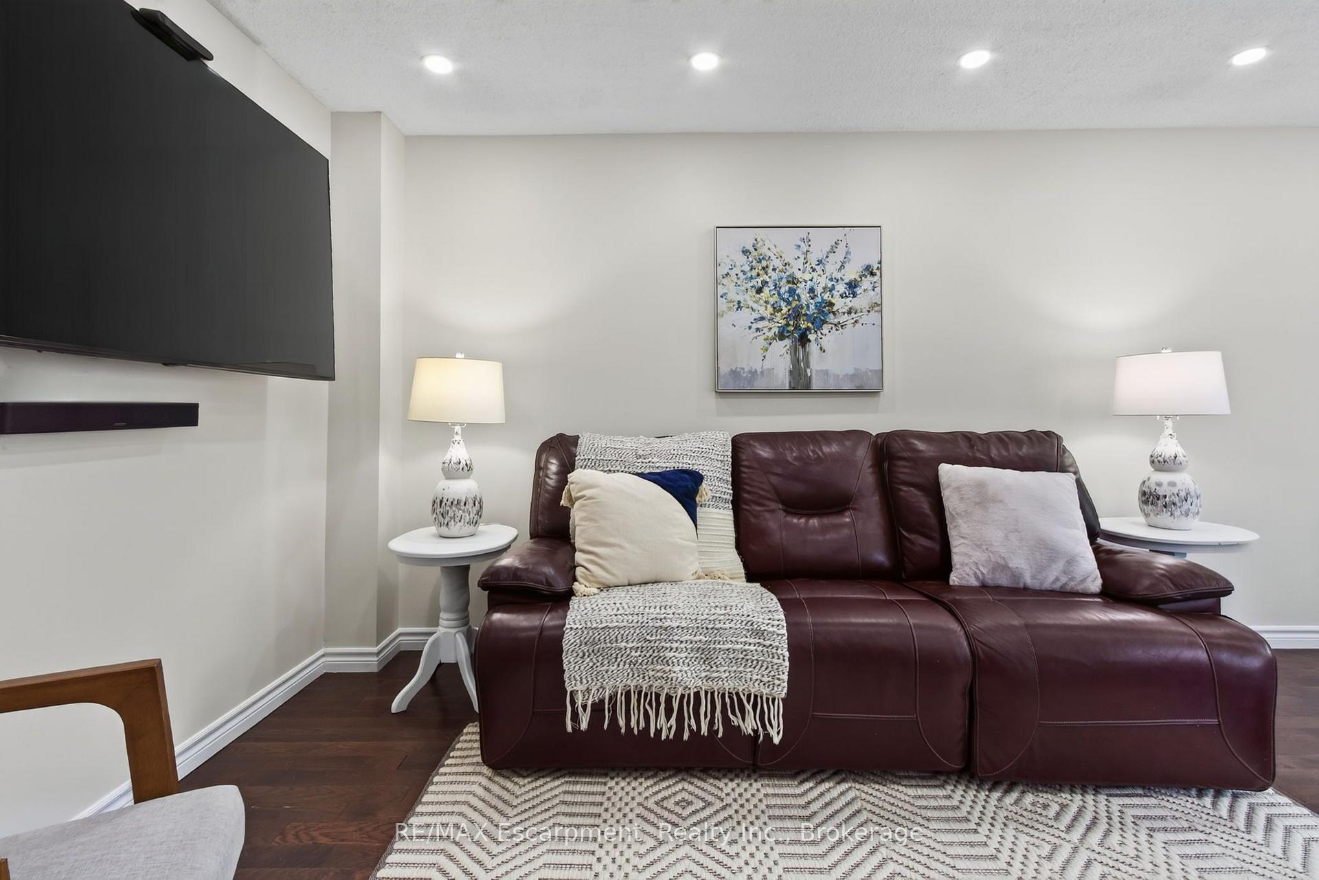 Photo 5 of 5143 Lampman Avenue, Burlington, Uptown — HOMEH