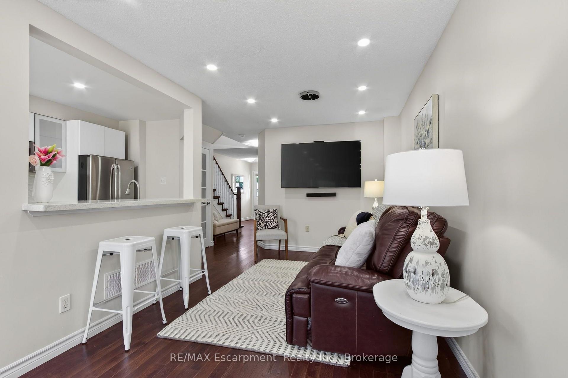 Photo 7 of 5143 Lampman Avenue, Burlington, Uptown — HOMEH