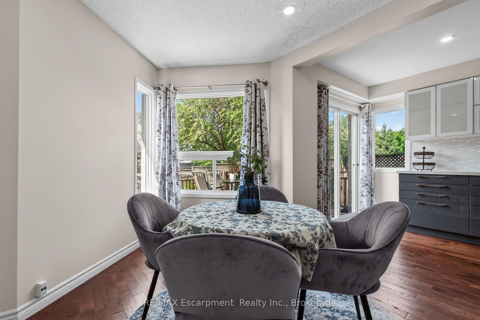 Photo 11 of 5143 Lampman Avenue, Burlington, Uptown — HOMEH