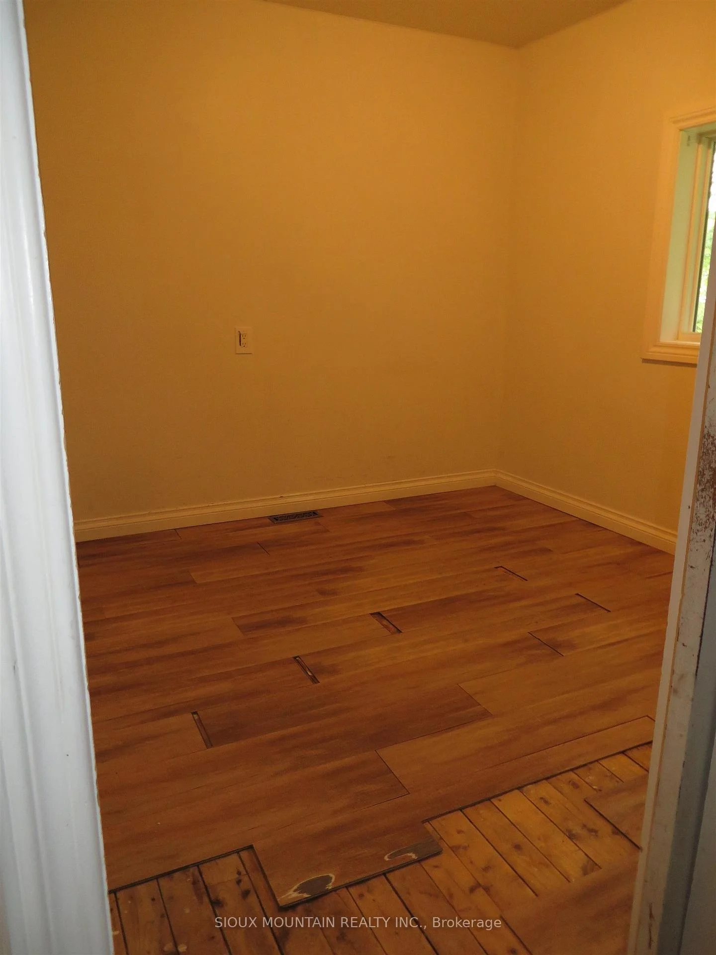 Photo 5 of 233 Drayton Road, Sioux Lookout, TB-650 — HOMEH