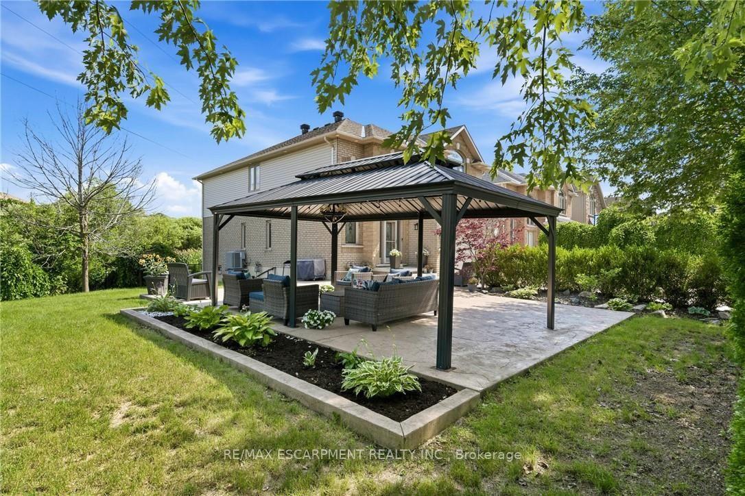 Photo 5 of 575 Stonehenge Drive, Hamilton, Ancaster — HOMEH
