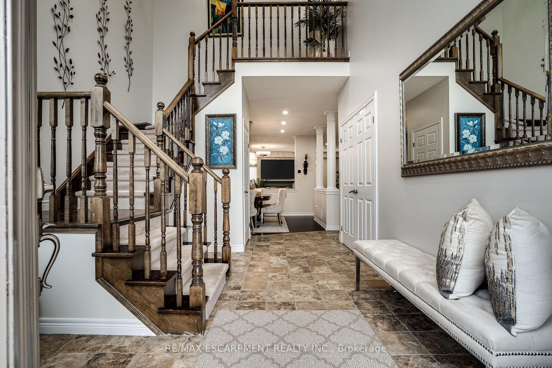 Photo 6 of 575 Stonehenge Drive, Hamilton, Ancaster — HOMEH