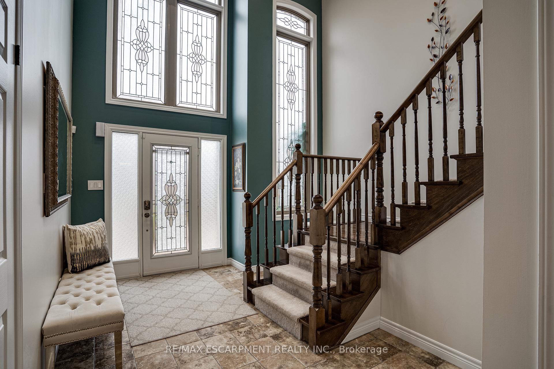 Photo 7 of 575 Stonehenge Drive, Hamilton, Ancaster — HOMEH