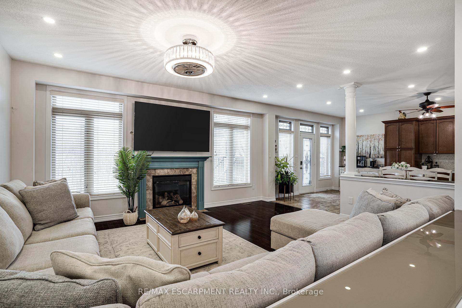 Photo 13 of 575 Stonehenge Drive, Hamilton, Ancaster — HOMEH
