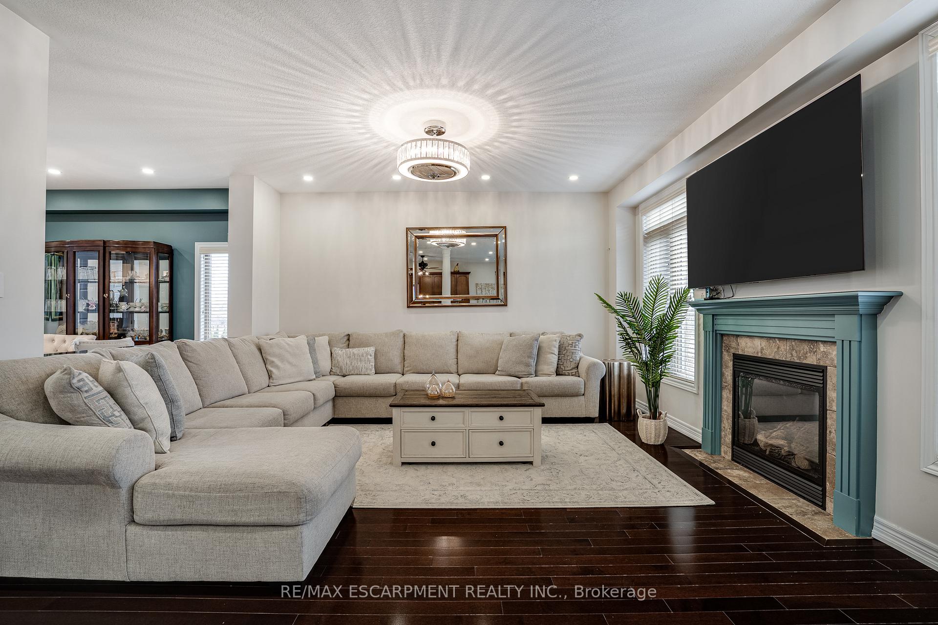 Photo 15 of 575 Stonehenge Drive, Hamilton, Ancaster — HOMEH
