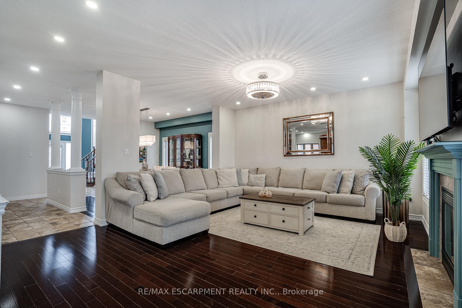 Photo 16 of 575 Stonehenge Drive, Hamilton, Ancaster — HOMEH