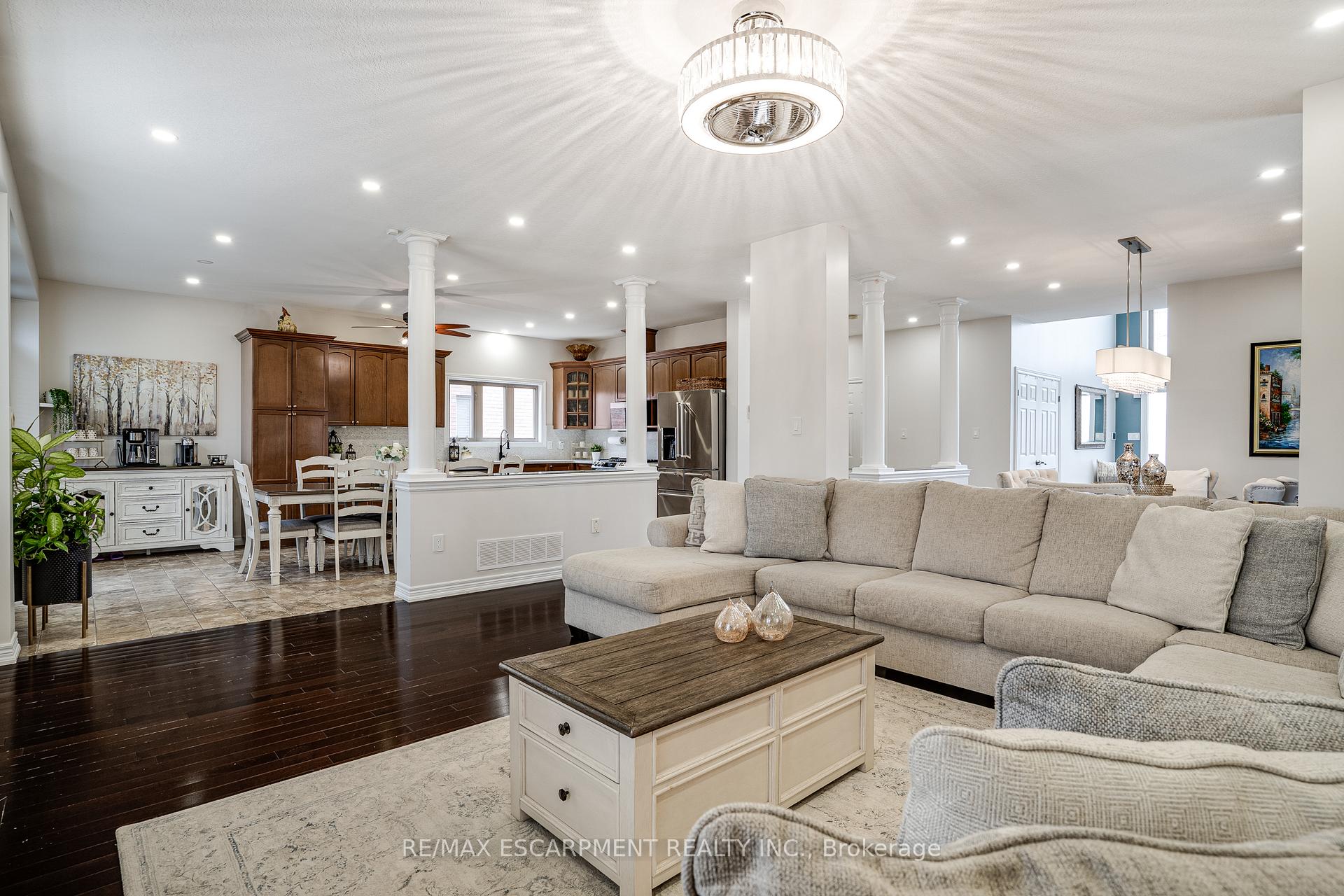 Photo 19 of 575 Stonehenge Drive, Hamilton, Ancaster — HOMEH