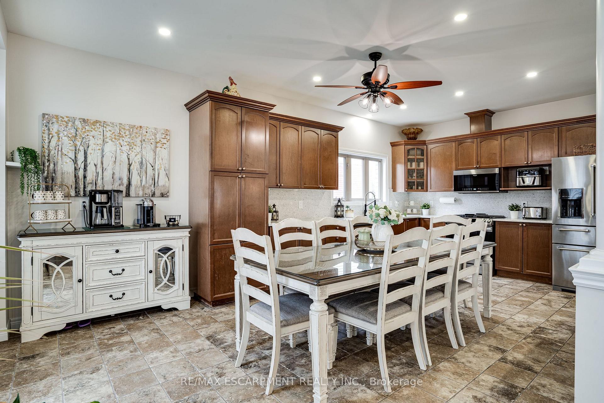 Photo 21 of 575 Stonehenge Drive, Hamilton, Ancaster — HOMEH