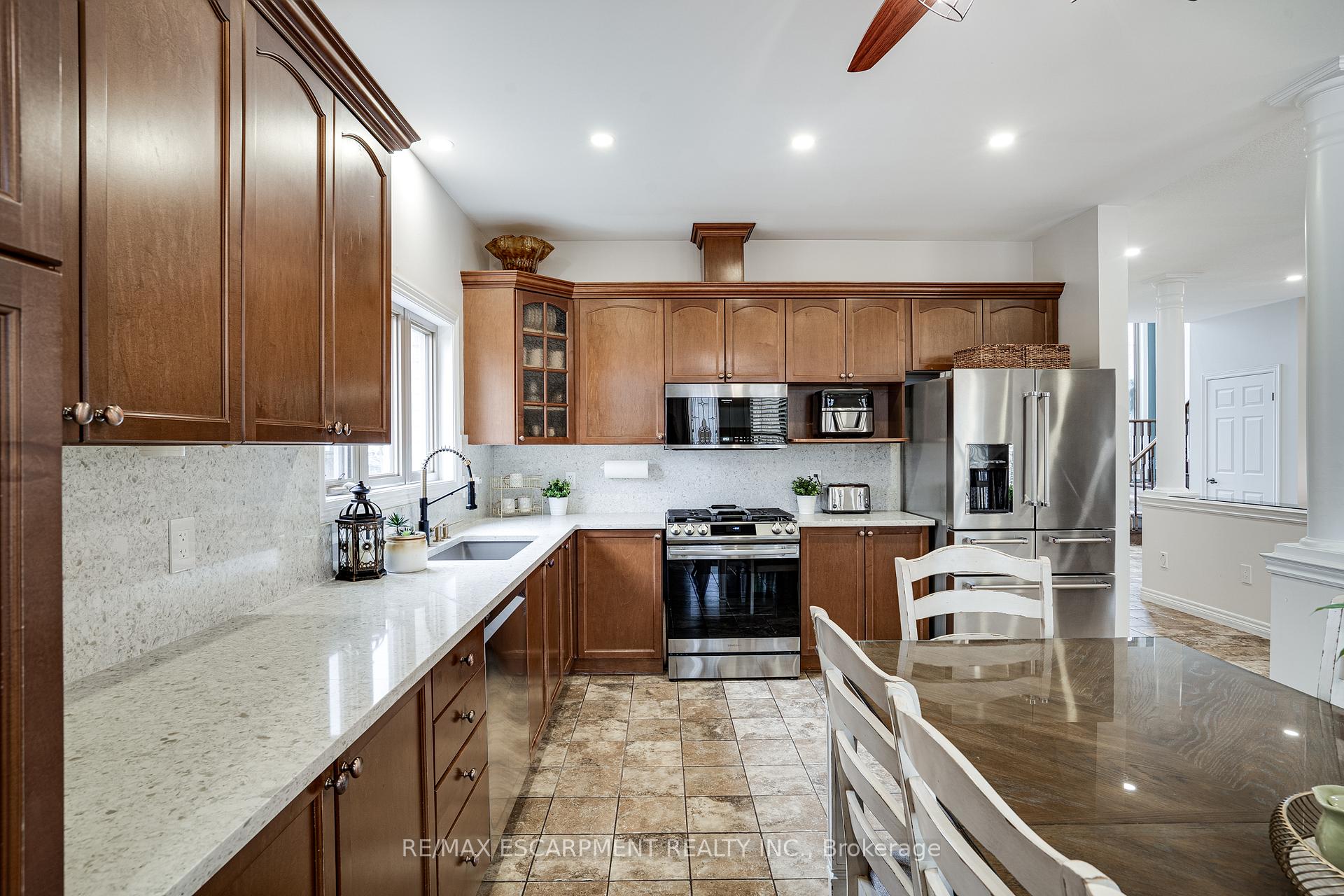 Photo 25 of 575 Stonehenge Drive, Hamilton, Ancaster — HOMEH