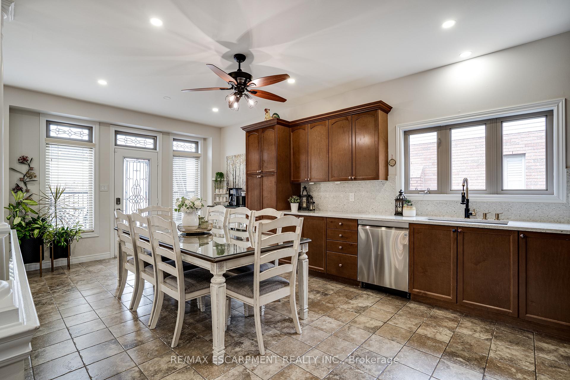 Photo 26 of 575 Stonehenge Drive, Hamilton, Ancaster — HOMEH