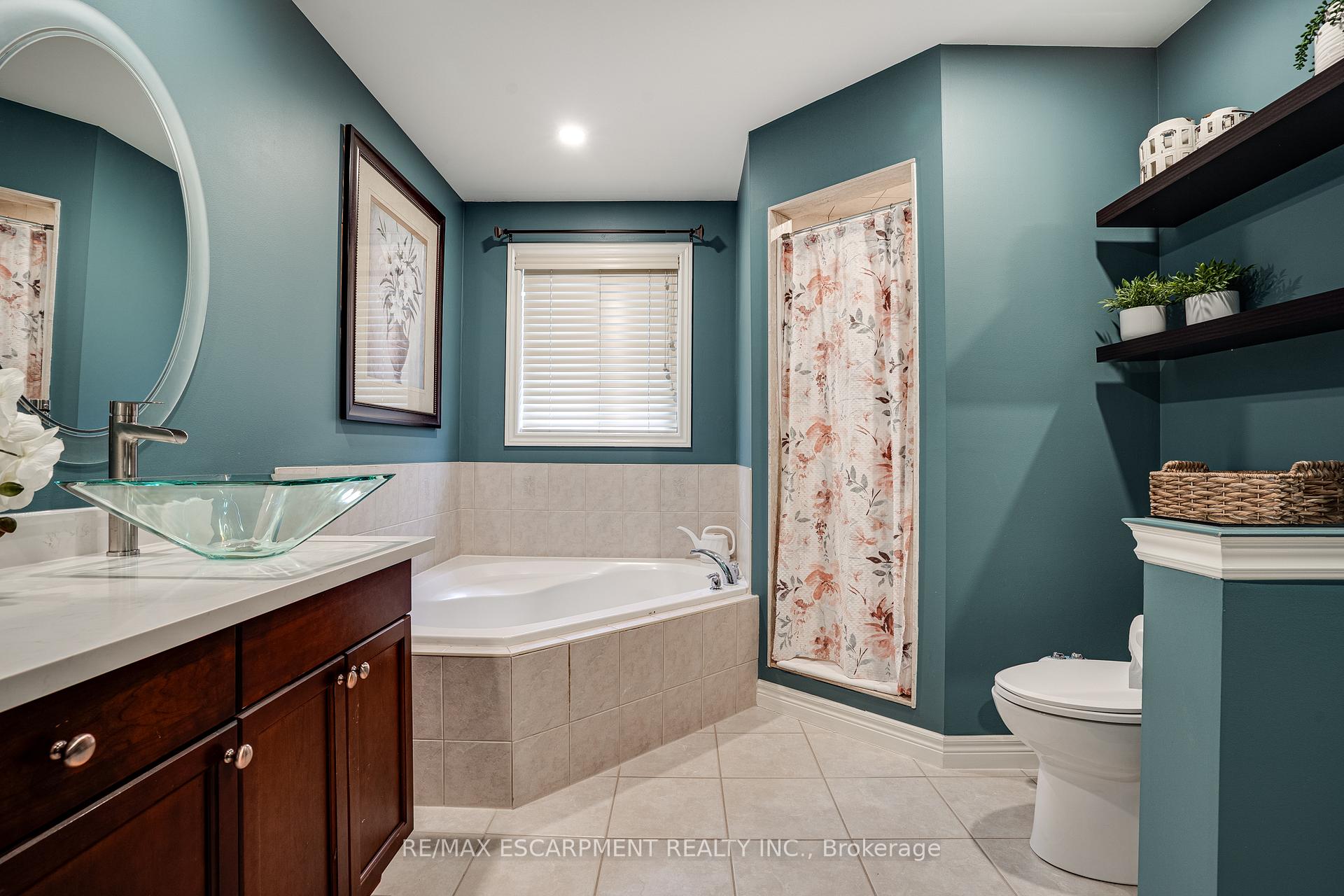 Photo 37 of 575 Stonehenge Drive, Hamilton, Ancaster — HOMEH