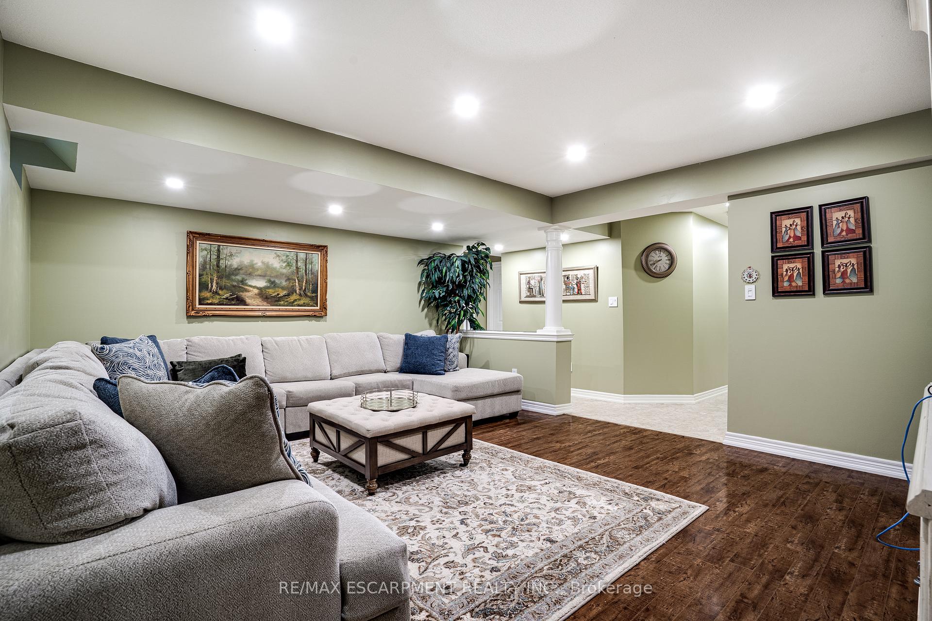 Photo 40 of 575 Stonehenge Drive, Hamilton, Ancaster — HOMEH