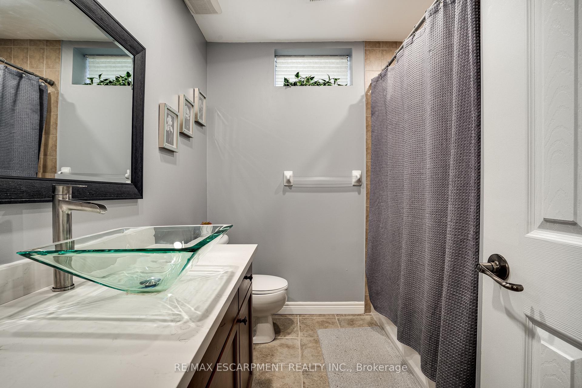 Photo 42 of 575 Stonehenge Drive, Hamilton, Ancaster — HOMEH