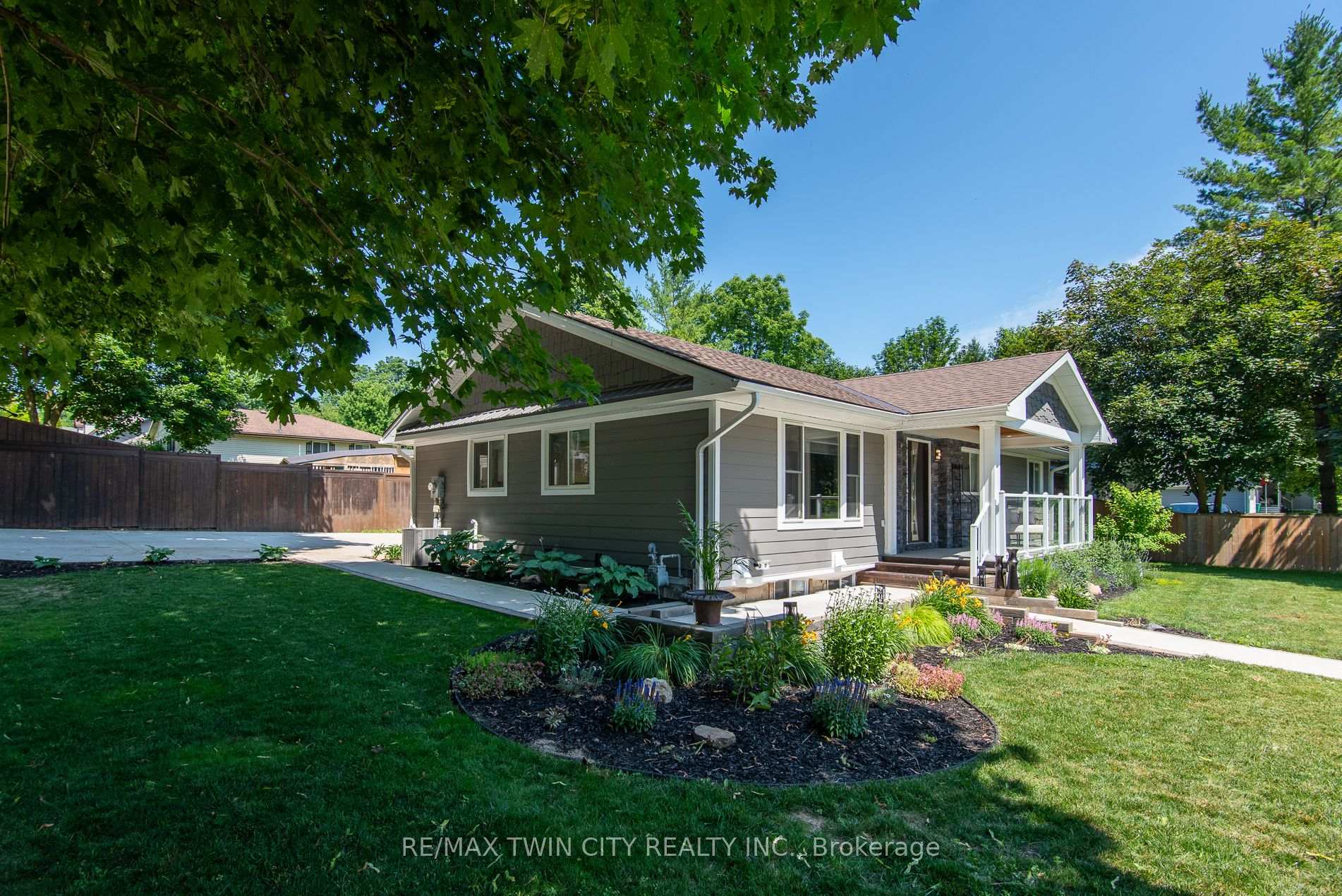 Photo 3 of 99 John Street W, North Huron, Wingham — HOMEH
