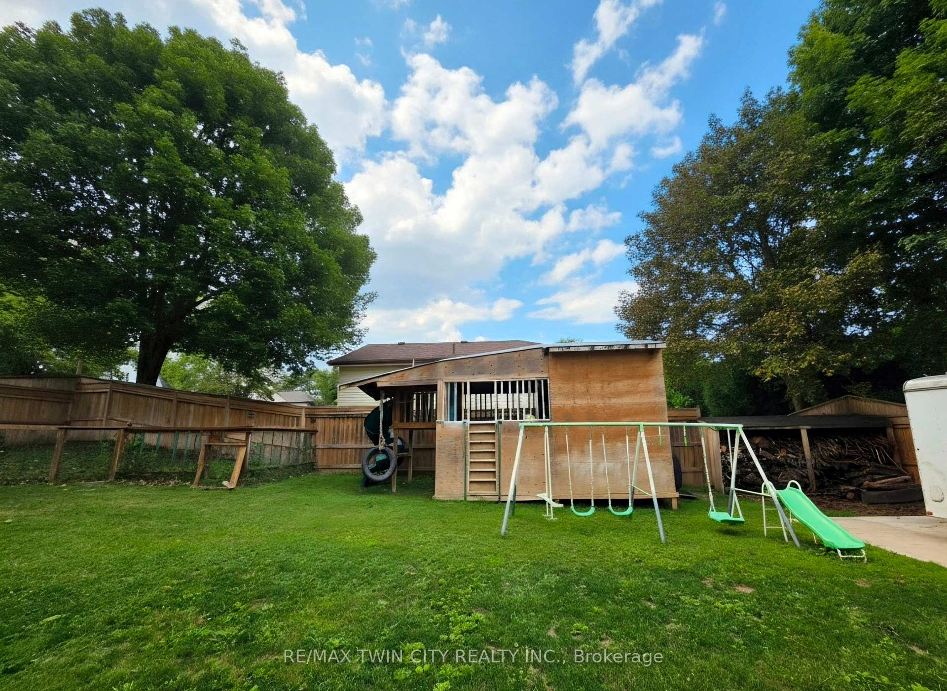 Photo 43 of 99 John Street W, North Huron, Wingham — HOMEH