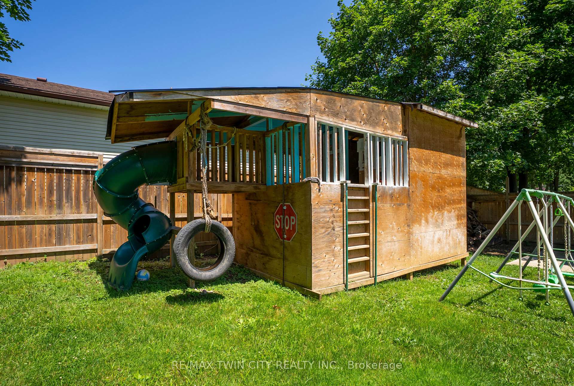 Photo 44 of 99 John Street W, North Huron, Wingham — HOMEH