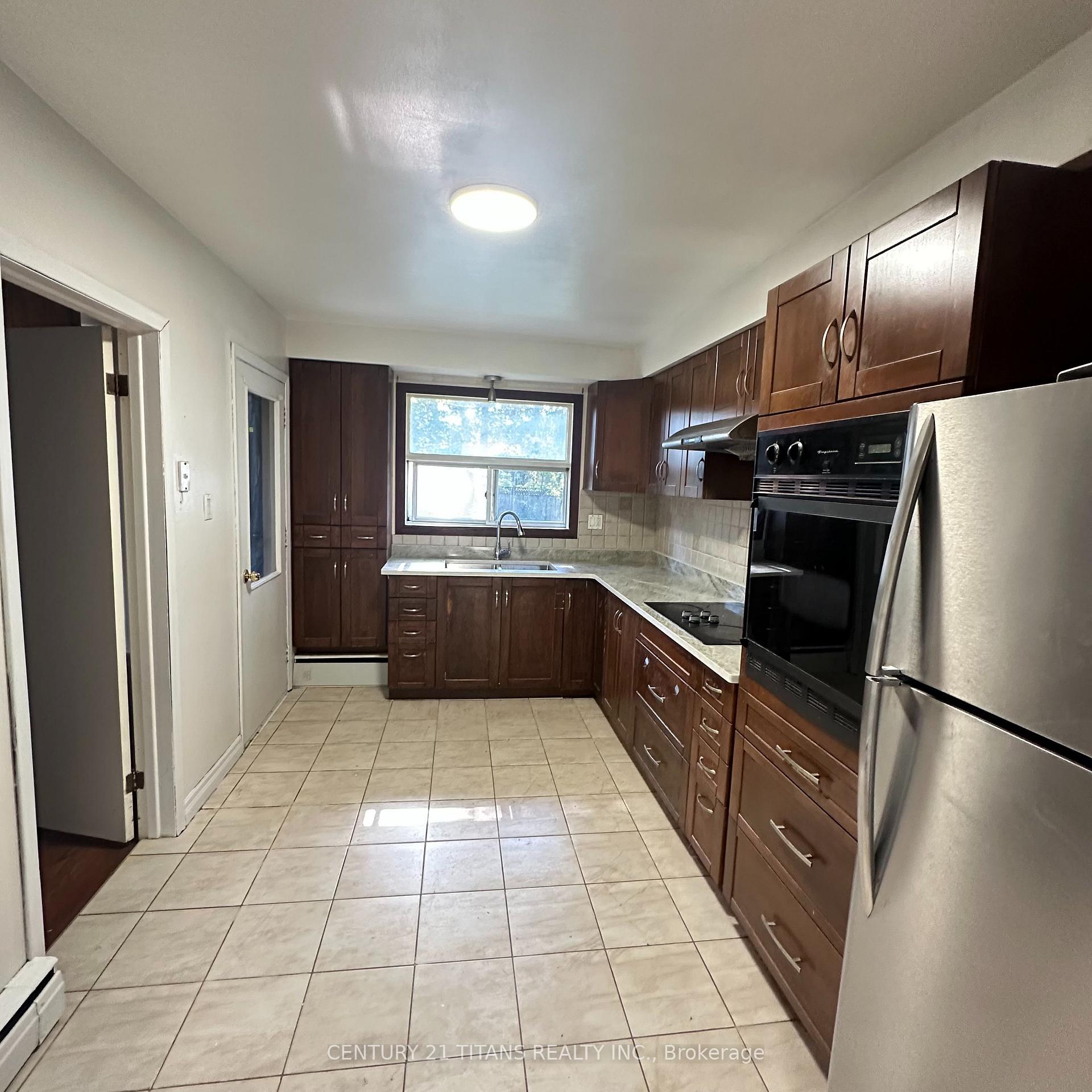 Photo 8 of 34 Watson Street, Scarborough, Highland Creek — HOMEH